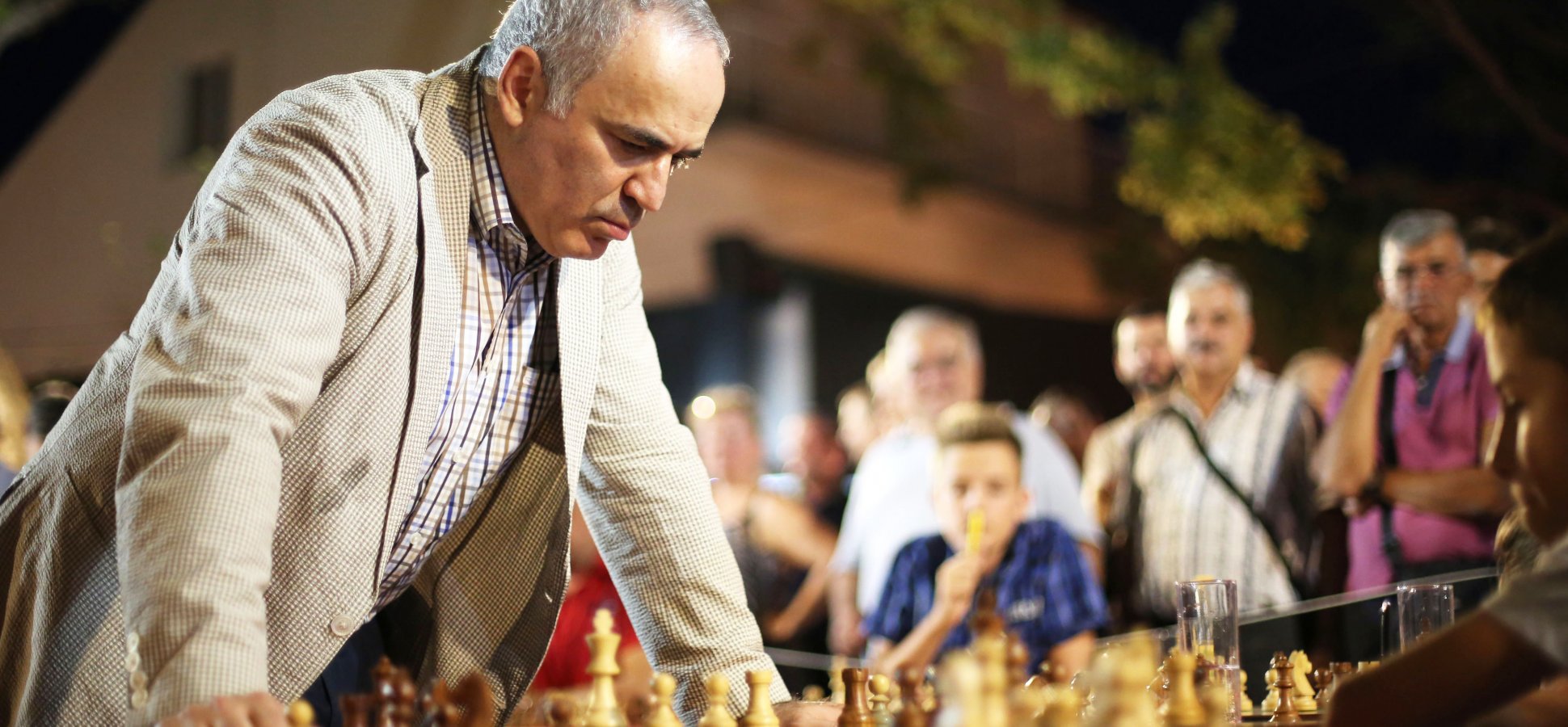 How Emotionally Intelligent People Use the Rule of the Chess Player to  Strengthen Relationships and Perform Under Pressure